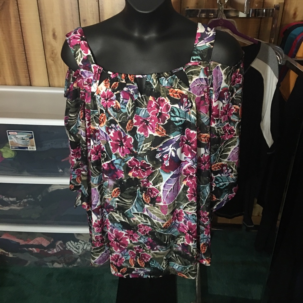 Cold shoulder top